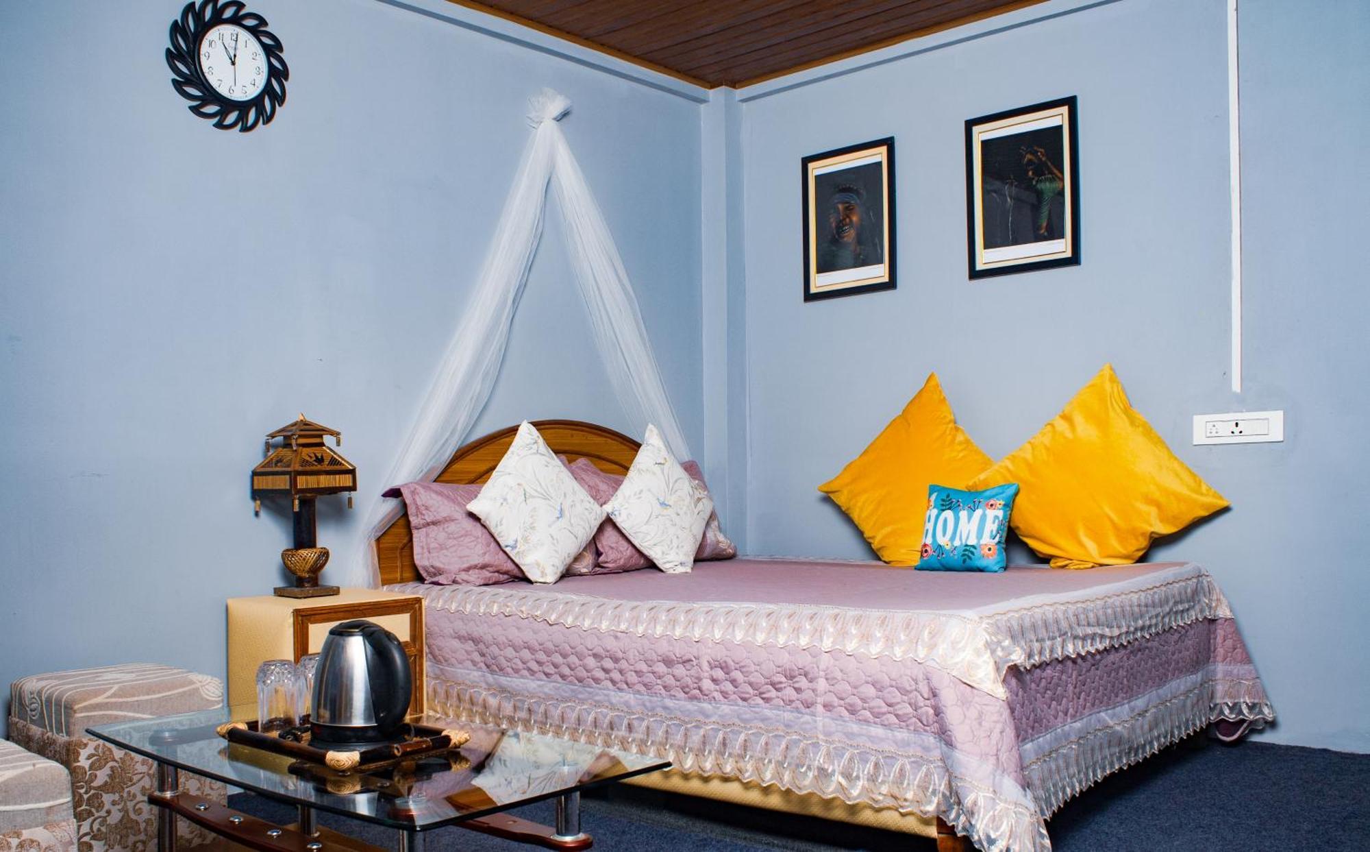 The Sunset Nest Offbeat Homestay Darjeeling  Room photo